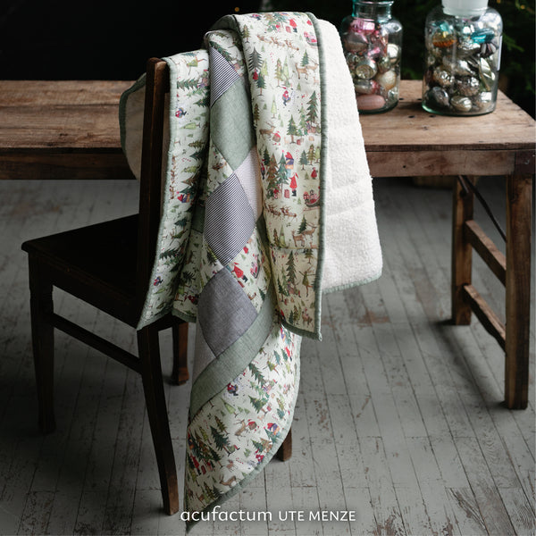 Acufactum Christmas in the Fable Forest Quilt KIT Willow Cottage