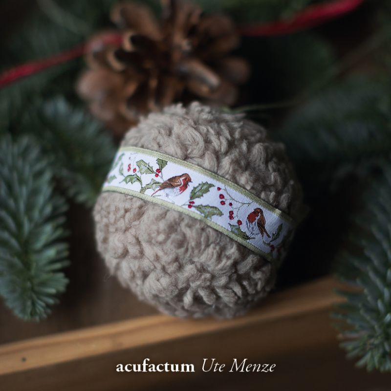 Acufactum Ribbon Robin and Holly