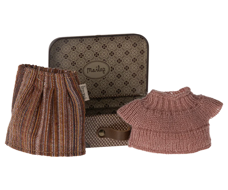 Maileg Knitted Blouse and skirt in suitcase