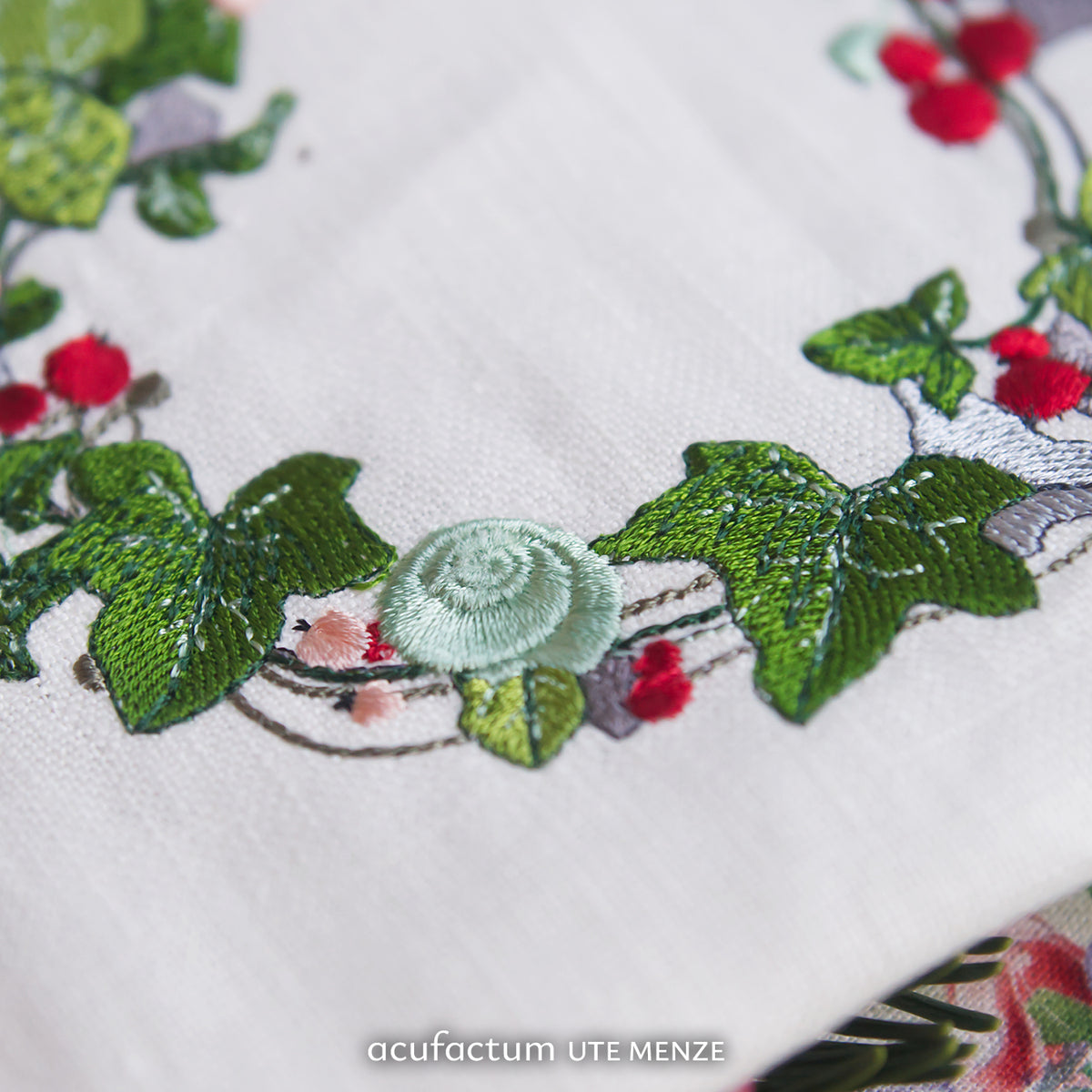 Acufactum MACHINE EMBROIDERY FILE - Ivy Wreath