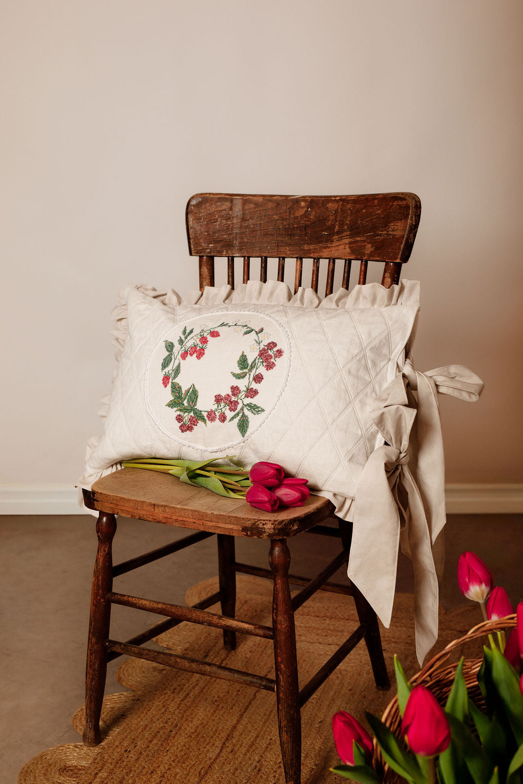 Acufactum Fruity Quilts Quilted Pillow with Stitched Wreath Kit