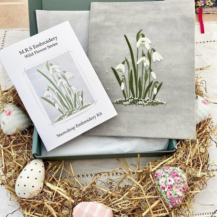 Magda Rose Skilleter Embroidery Kit: Snowdrops