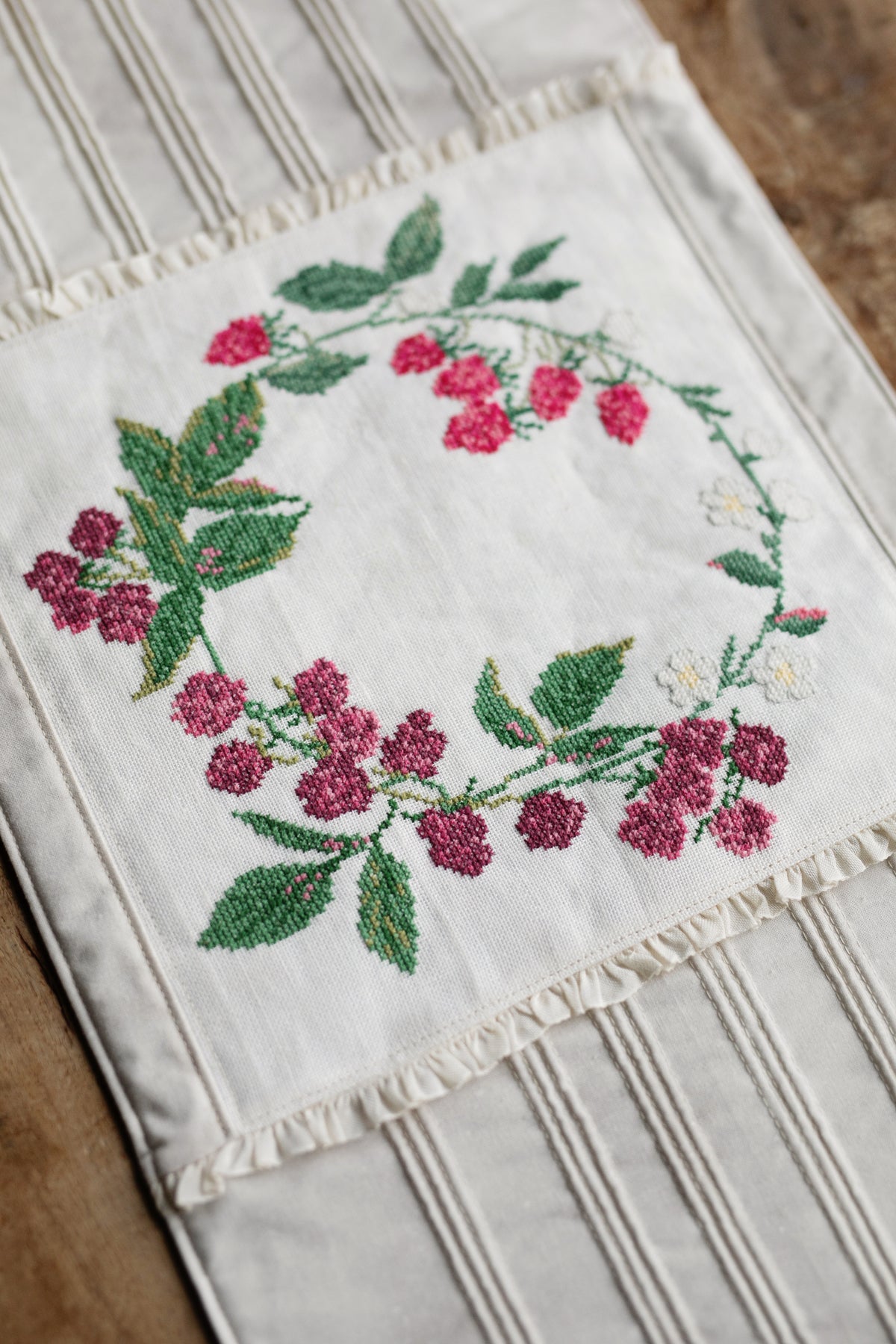 Acufactum Fruity Quilts Embroidered Table Runner KIT