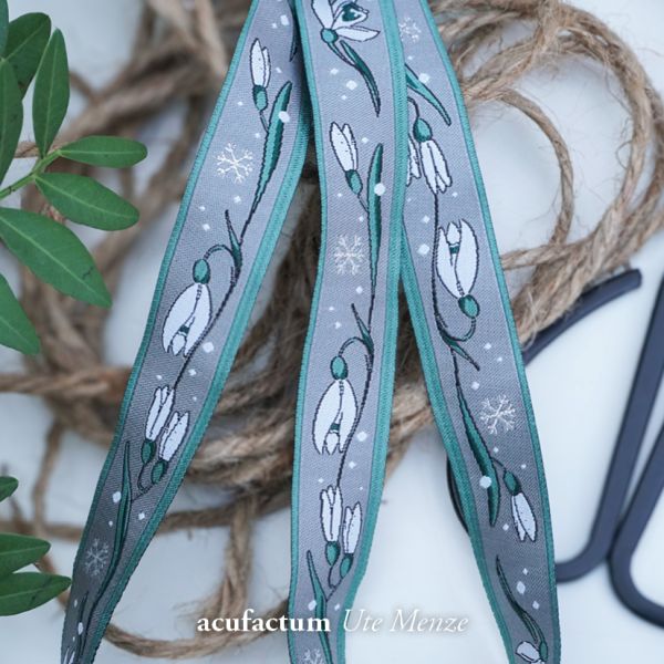 Acufactum Ribbon Snowdrops in Silver - Willow Cottage Quilt Co