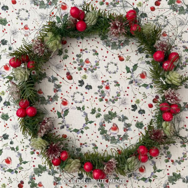 Acufactum Robins and Wreaths