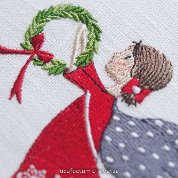 Acufactum MACHINE EMBROIDERY FILE - Angel with Wreath