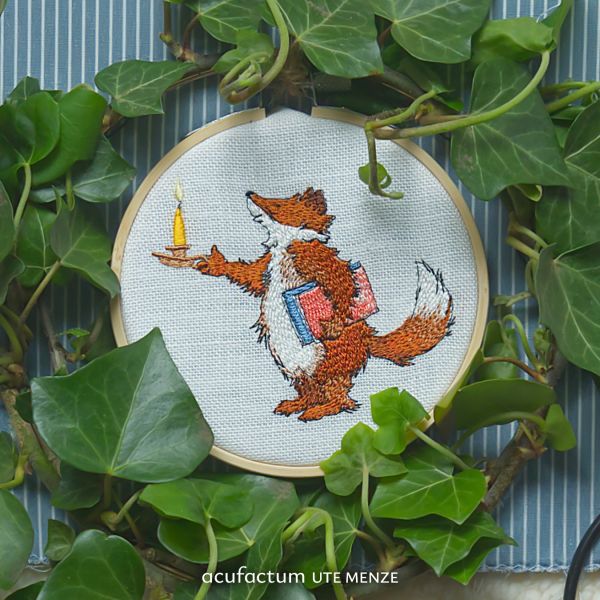 Acufactum MACHINE EMBROIDERY FILE - Reading Fox