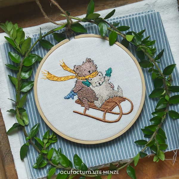 Acufactum MACHINE EMBROIDERY FILE - Sled Bear