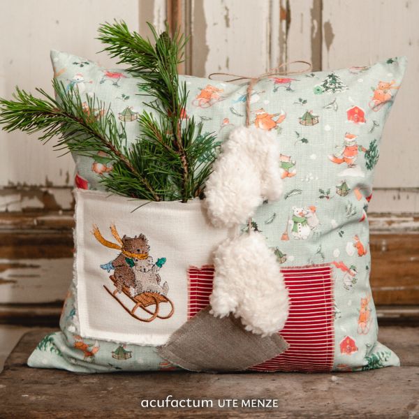 Acufactum MACHINE EMBROIDERY FILE - Sled Bear