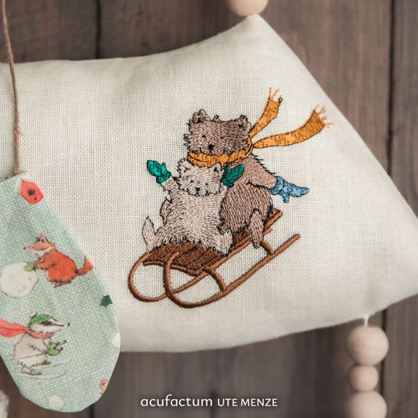 Acufactum MACHINE EMBROIDERY FILE - Sled Bear