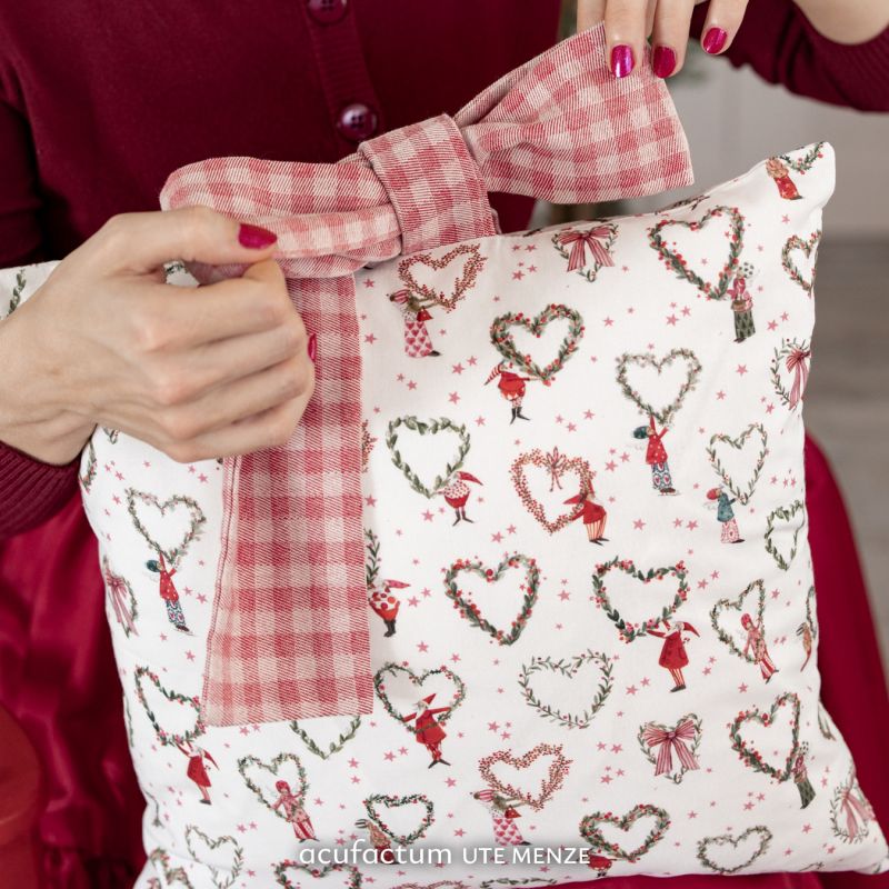 Acufactum Christmas Hearts