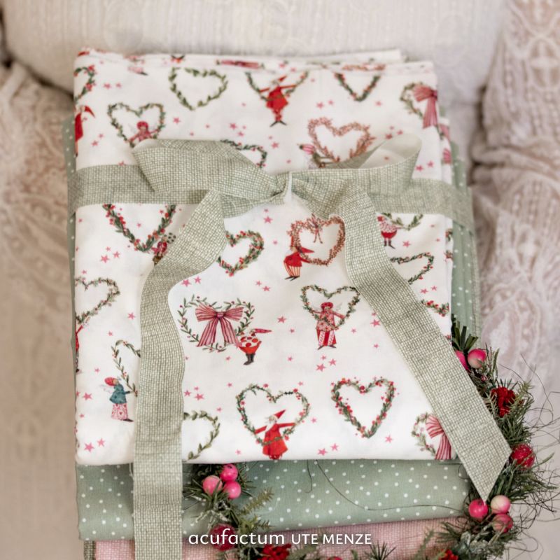 Acufactum Christmas Hearts