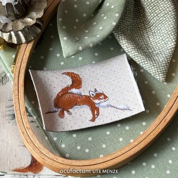 Acufactum Patch Squirrel on a Branch