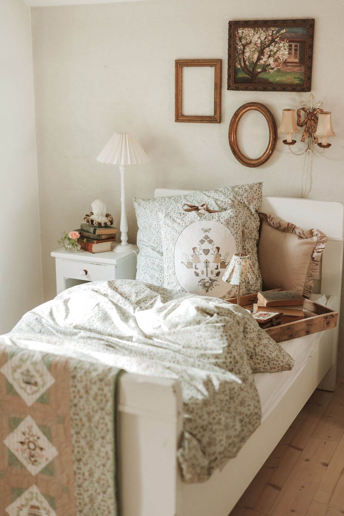 Acufactum Beloved Home KIT {Cushion with Cross Stitch in Cutout}