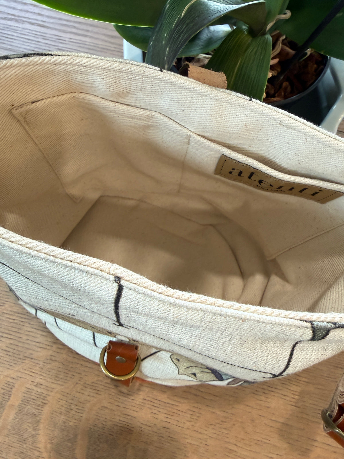 Atenti Flutter Halle Bucket Bag