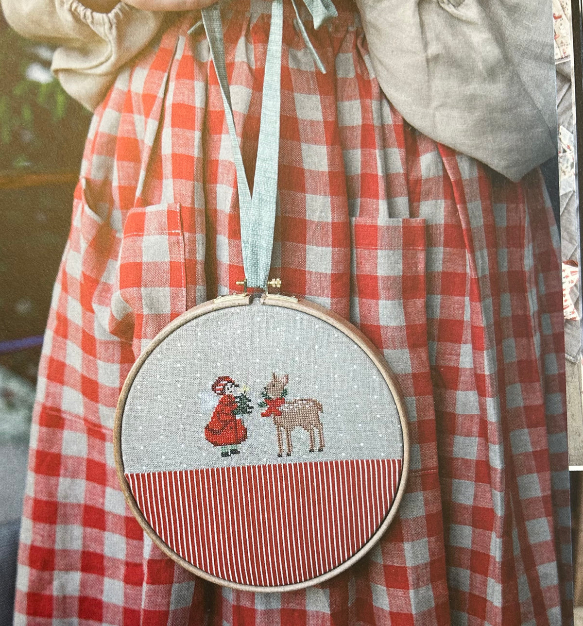 Acufactum Embroidery Hoop KIT {Girl with Deer}