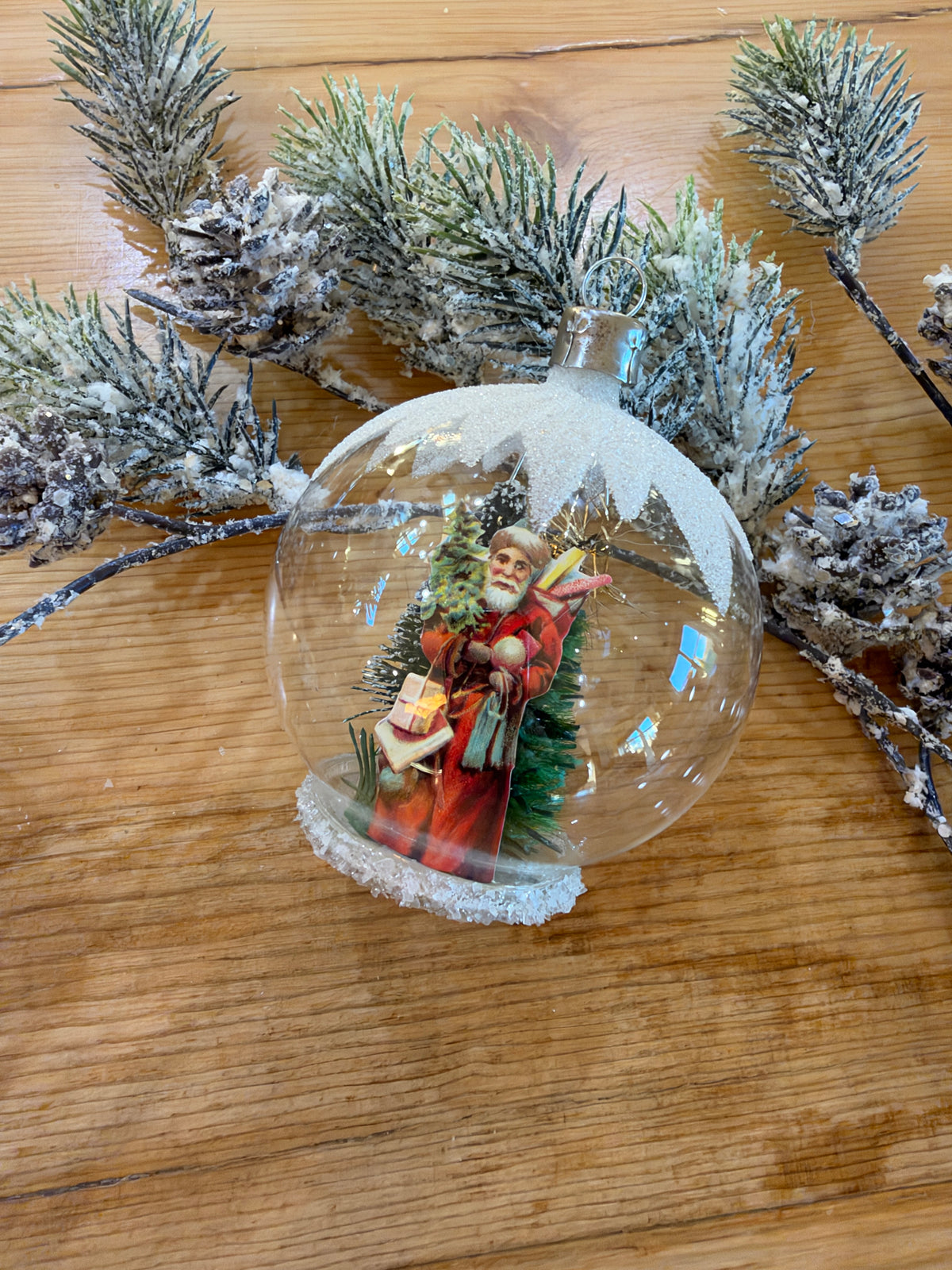Nostalgie Handmade Ornament from Germany {Diorama Santa holding Tree-round}