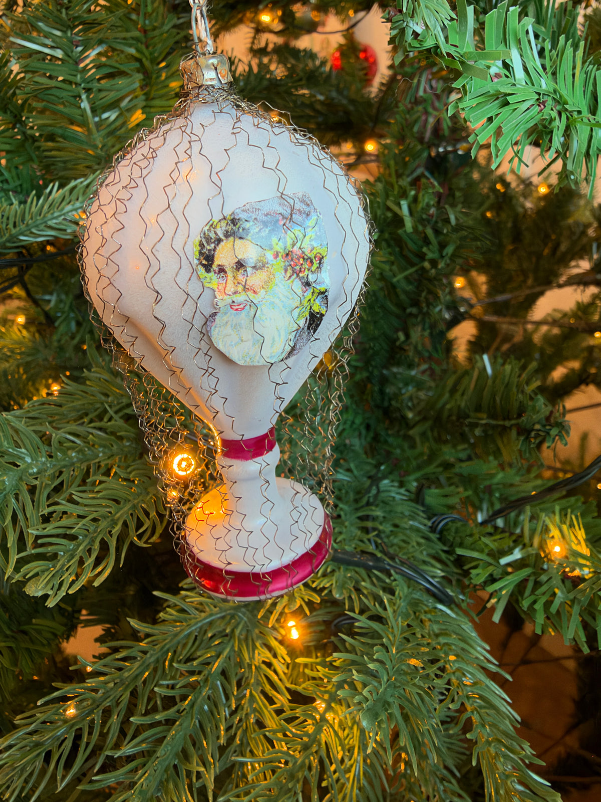 Nostalgie Handmade Ornament from Germany {Santa with Balloon}