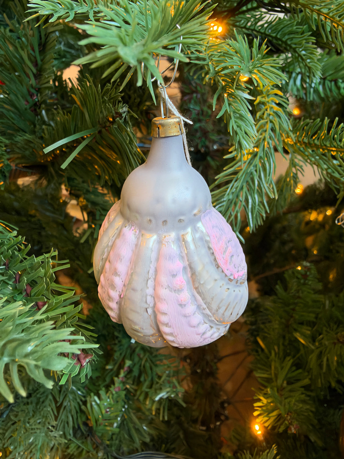 Nostalgie Handmade Ornament from Germany {Shell}