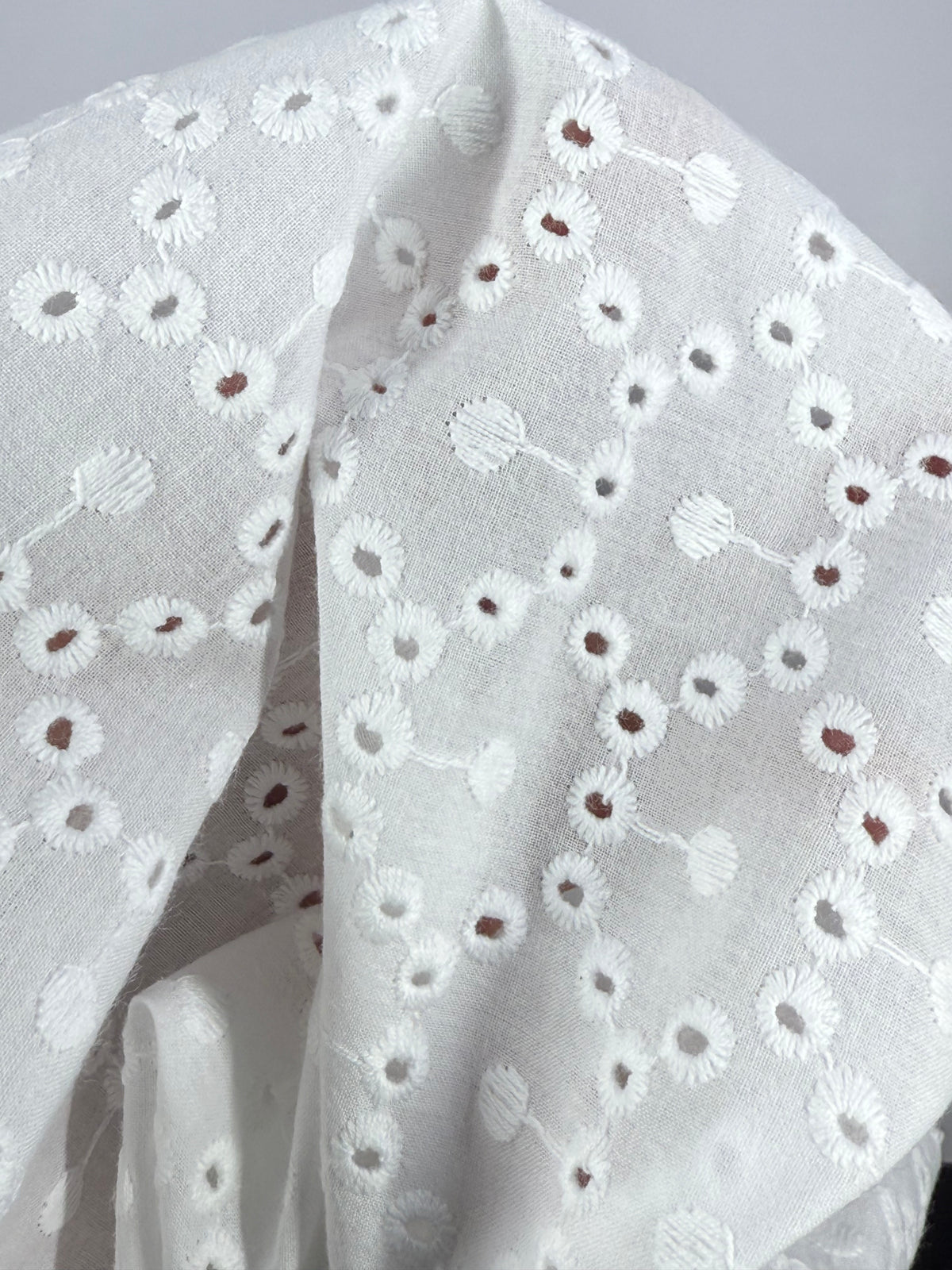 La Ta Te Embroidery Eyelet {C}