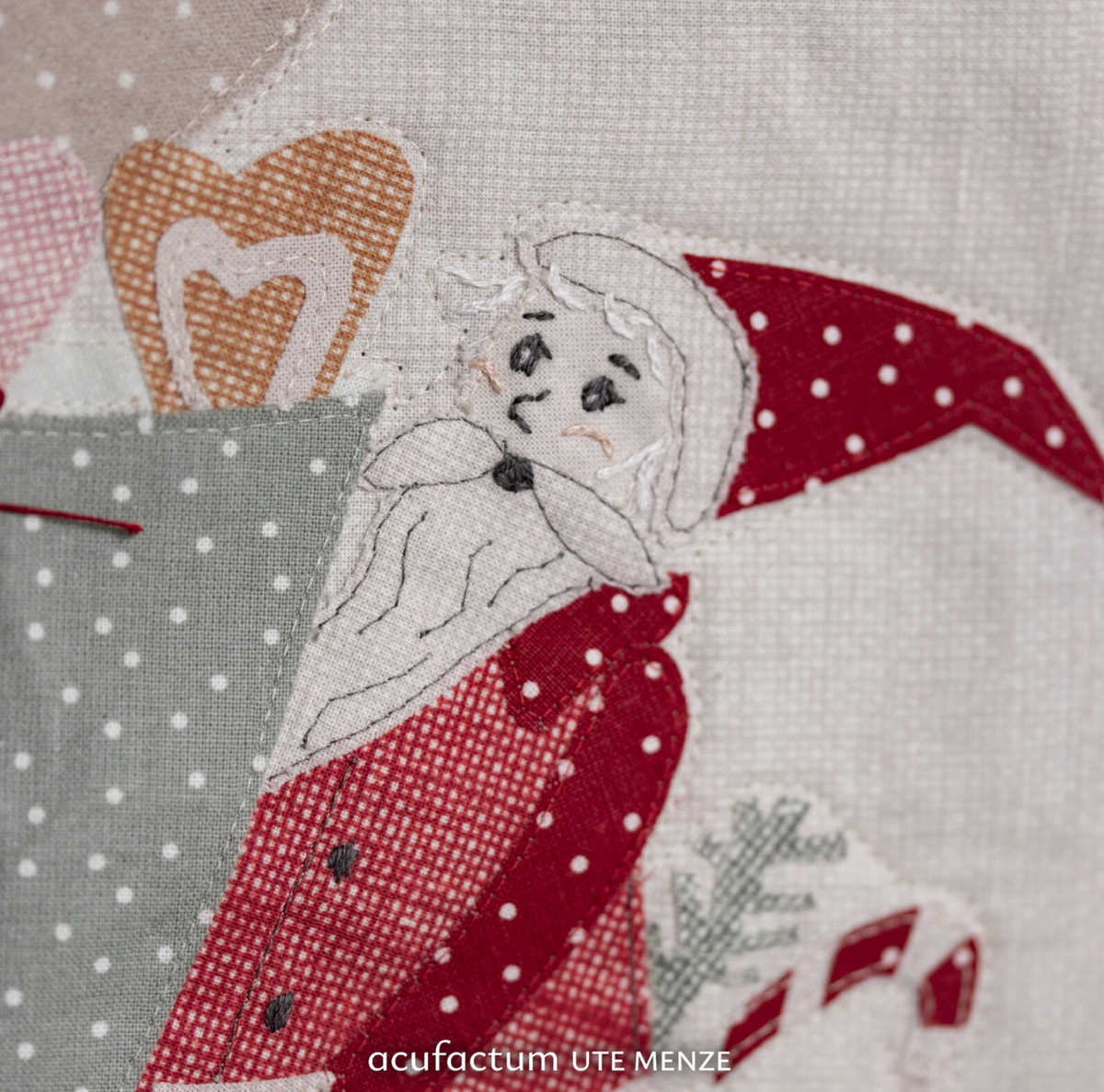 Acufactum A Handmade Winter KIT {Santa Wall Hanging}