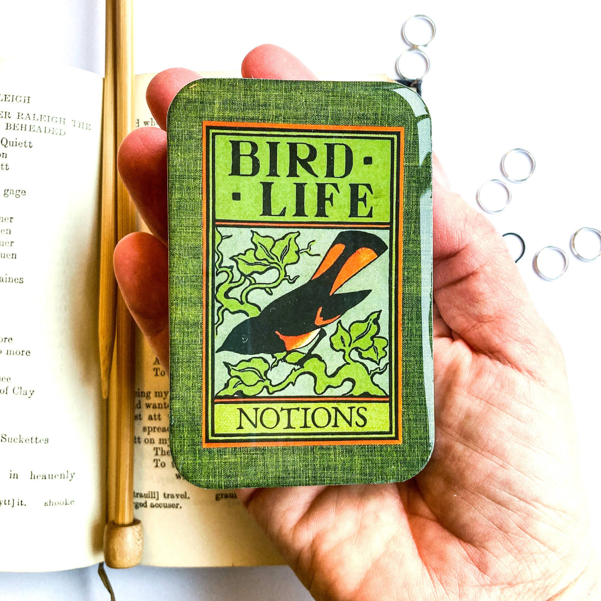 Bird life notions tin