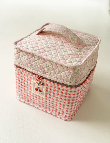 Cutie Cube Bag Pattern by Minki Kim Sewing Illustrations