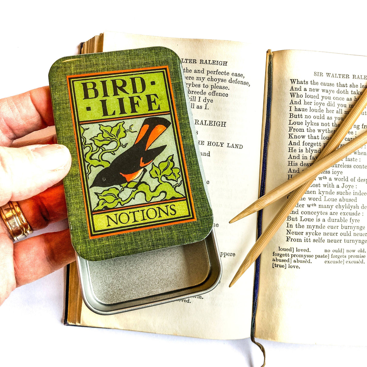 Bird life notions tin