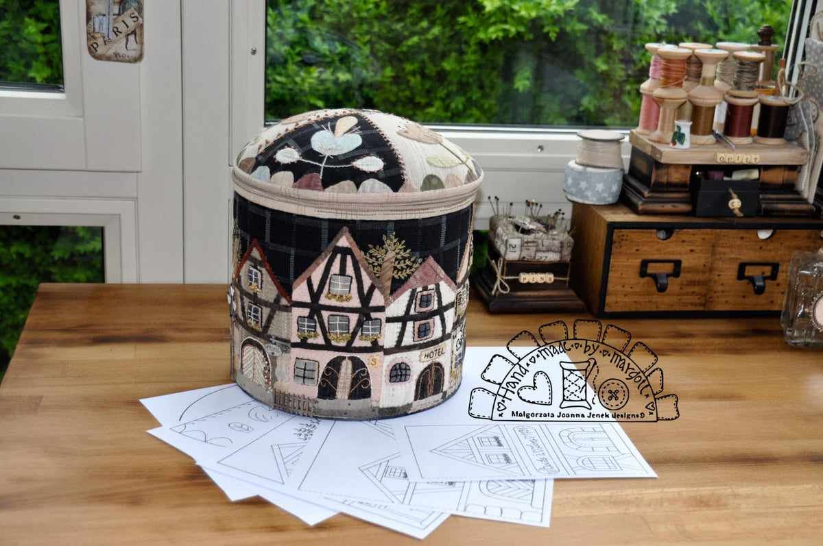 Townhouses in Alsace {Round Box Pattern}