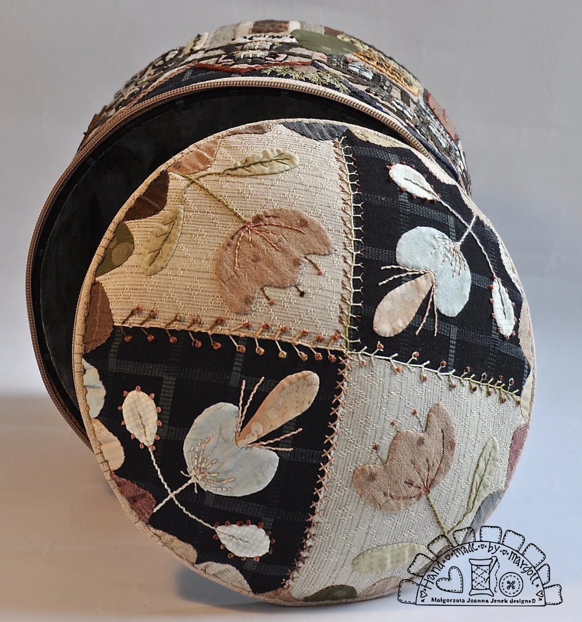 Townhouses in Alsace {Round Box Pattern}