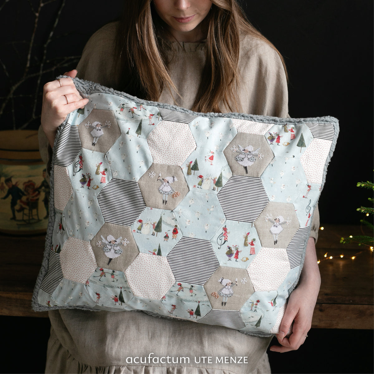 Acufactum Cushion KIT {Winter Hexies}