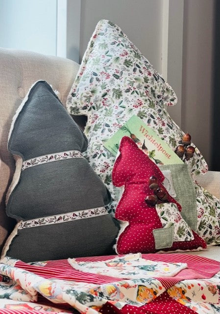 Acufactum Kit: Stuffed Christmas Tree Pillows