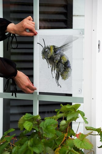 Emma Sjodin: Windowshade. Bumblebee