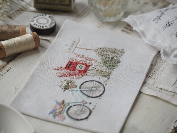 The Stitchery Embroidery Kit: Stitchery Lane On the Way