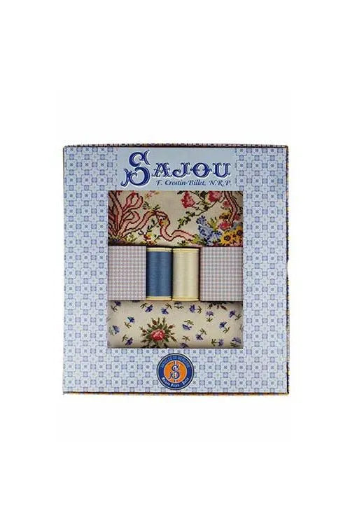 Sajou Gift Box: Queen&#39;s Bedchamber (Fabric and Thread)
