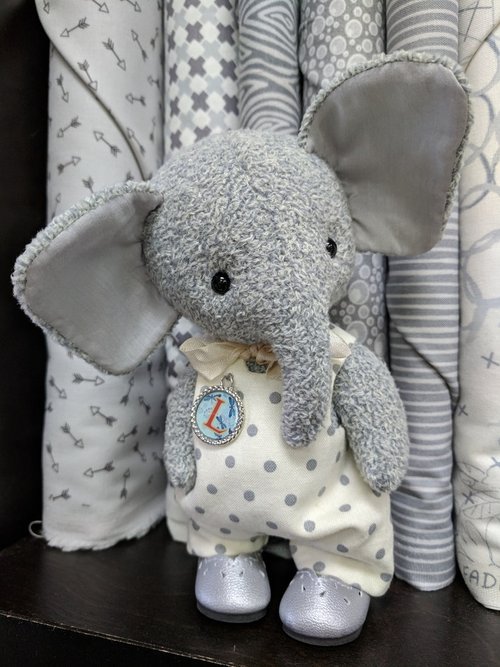 Lucky the Elephant by So Treasured DIGITAL pattern