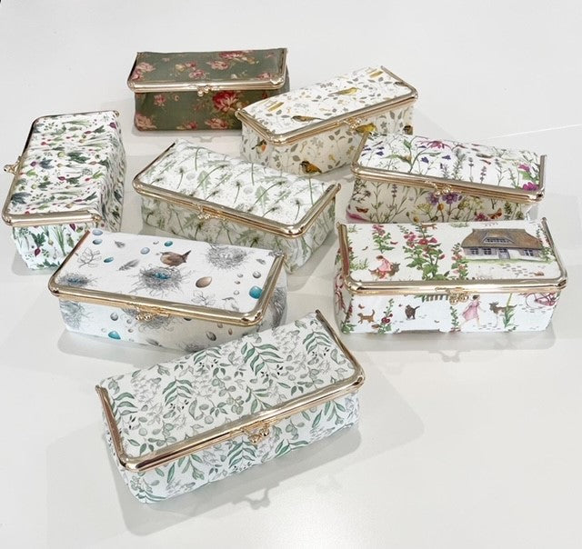 Kiss Clasp Sewing Box FULL KIT: WITH fabric, Pattern and Clasp
